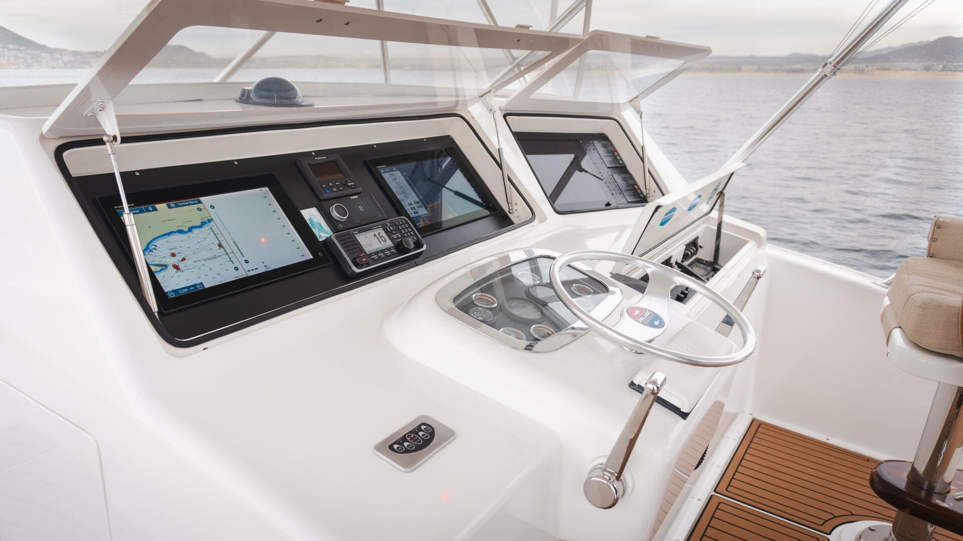 2000 Viking 55 Convertible — photo 24