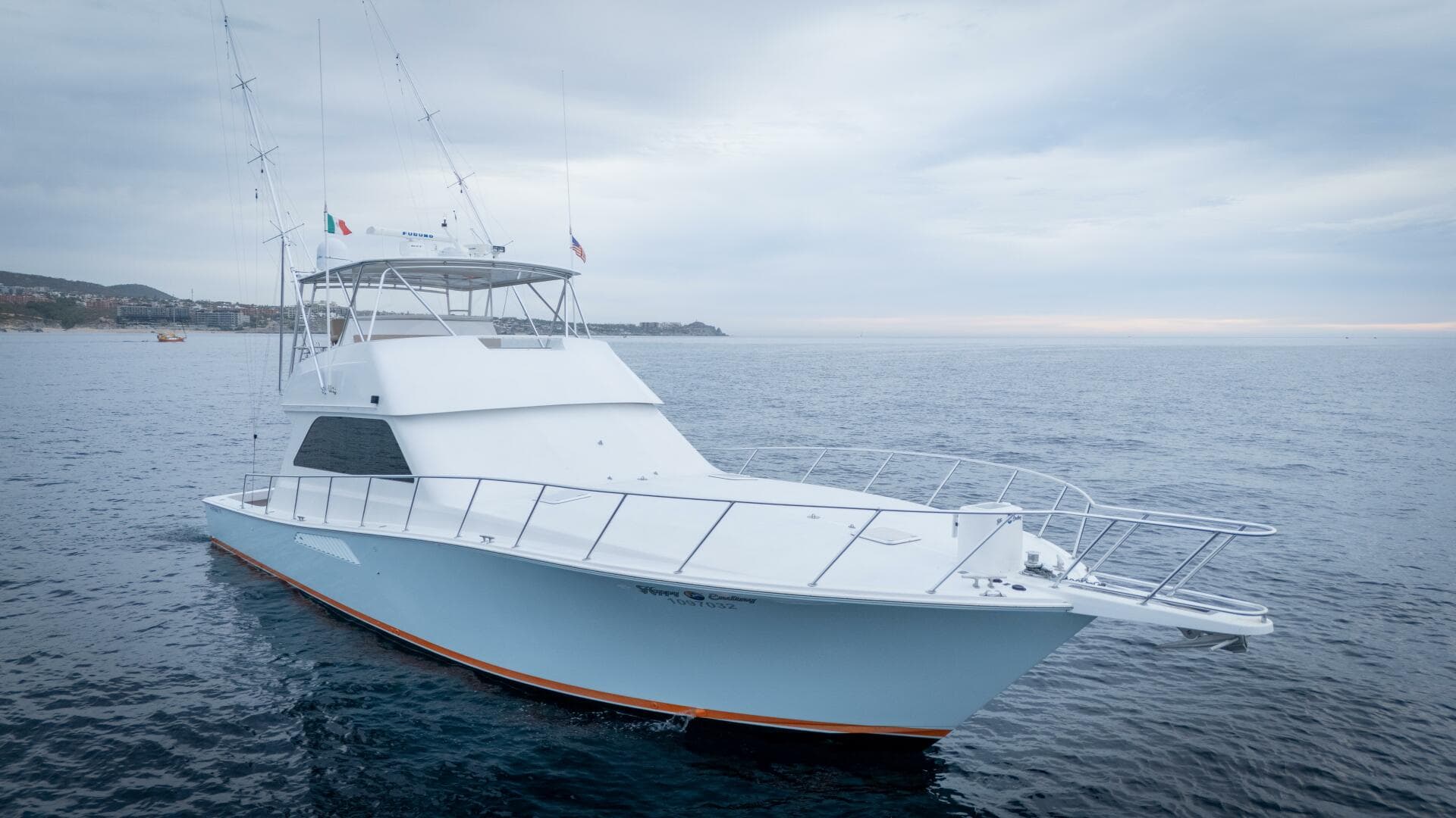 2000 Viking 55 Convertible — photo 32