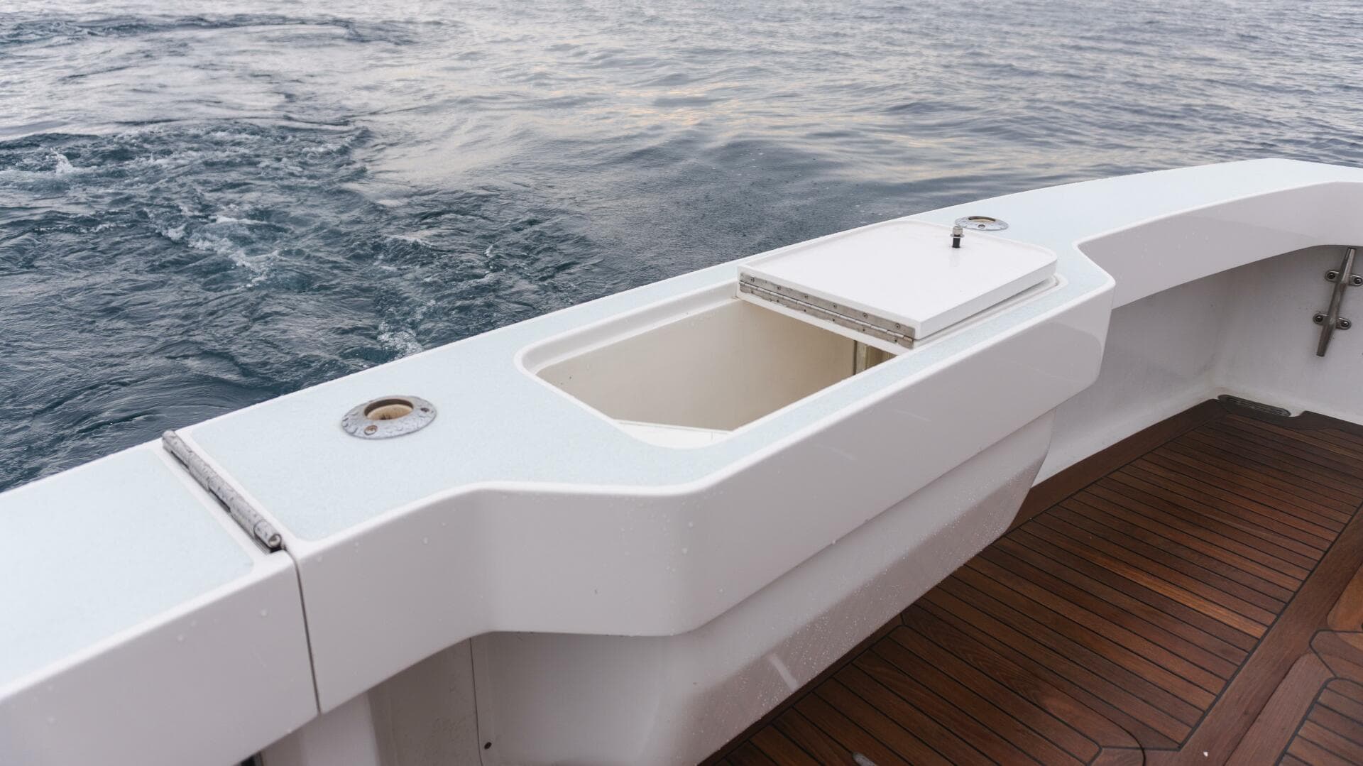 2000 Viking 55 Convertible — photo 18