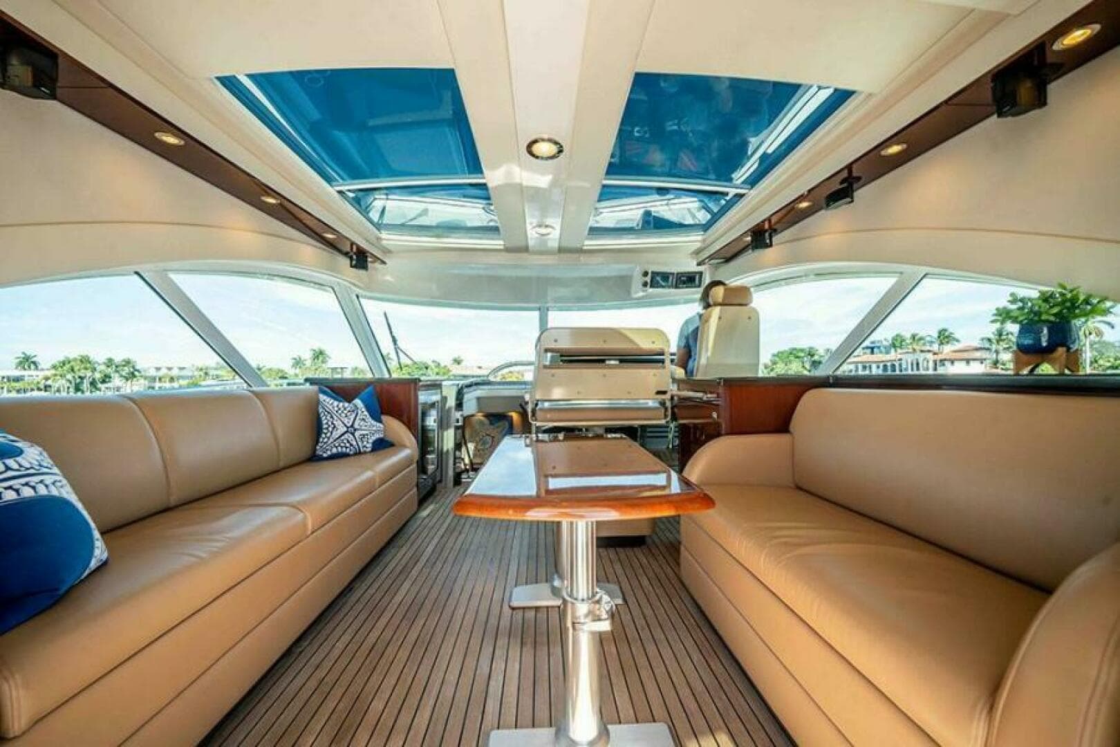 2012 Sea Ray 610 Sundancer — photo 6