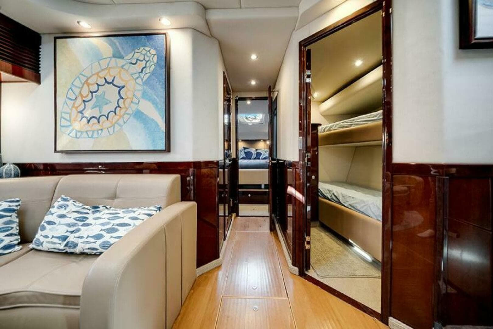 2012 Sea Ray 610 Sundancer — photo 32