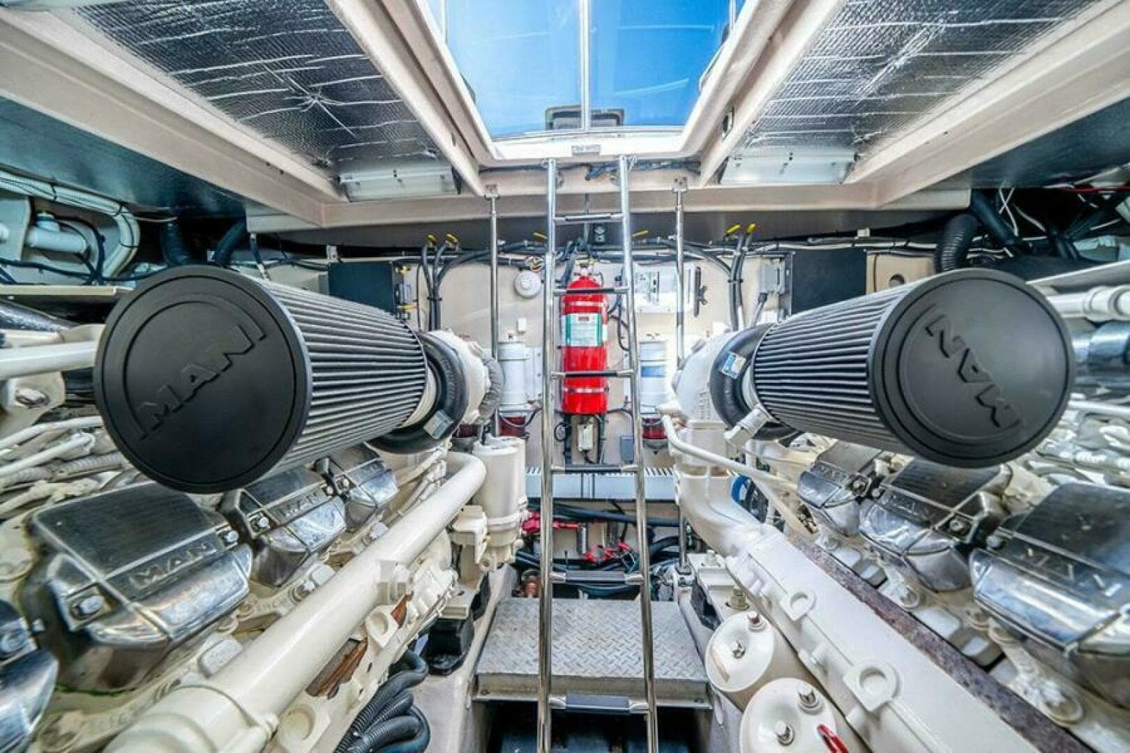 2012 Sea Ray 610 Sundancer — photo 46