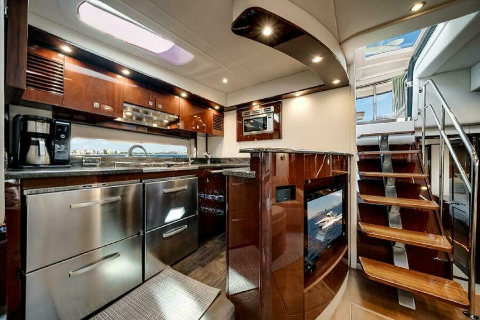 2012 Sea Ray 610 Sundancer — photo 29