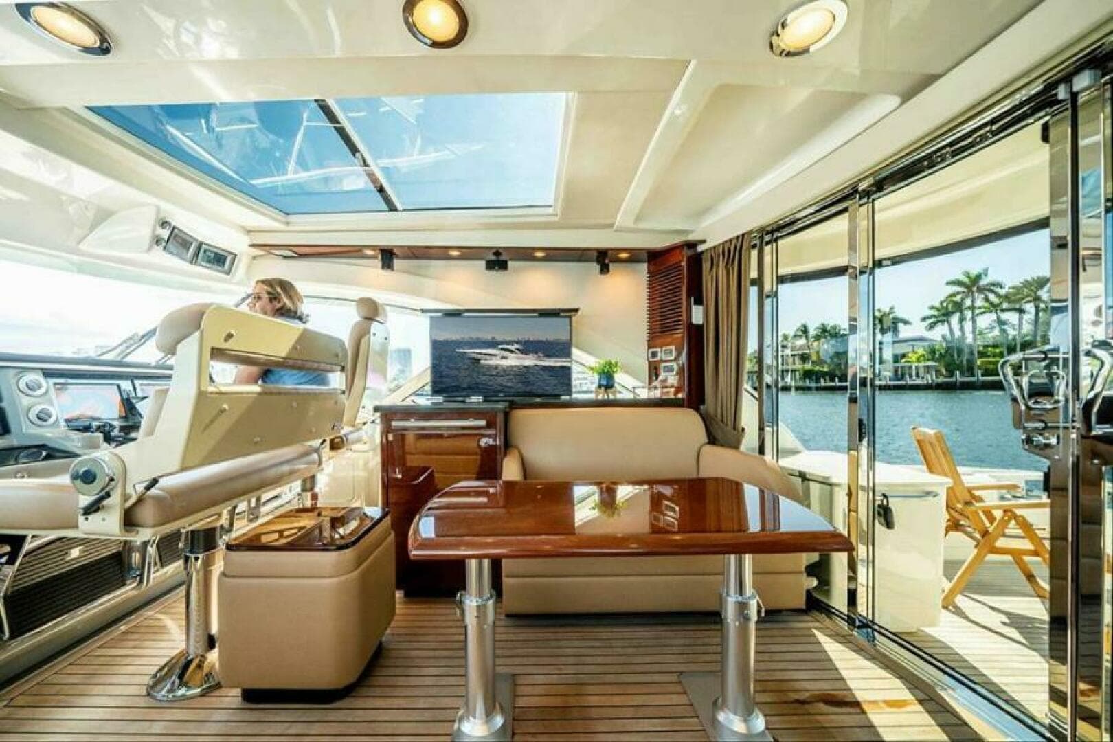 2012 Sea Ray 610 Sundancer — photo 18