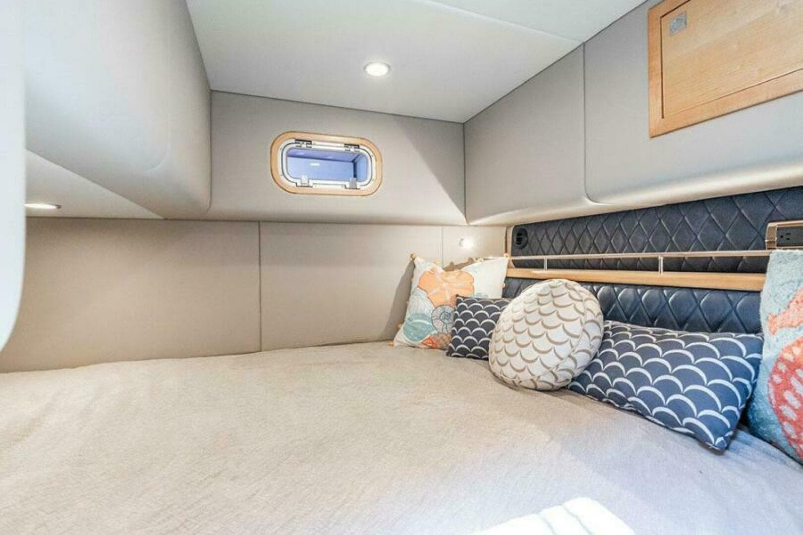 2019 Palm Beach Motor Yachts GT 50 — photo 47