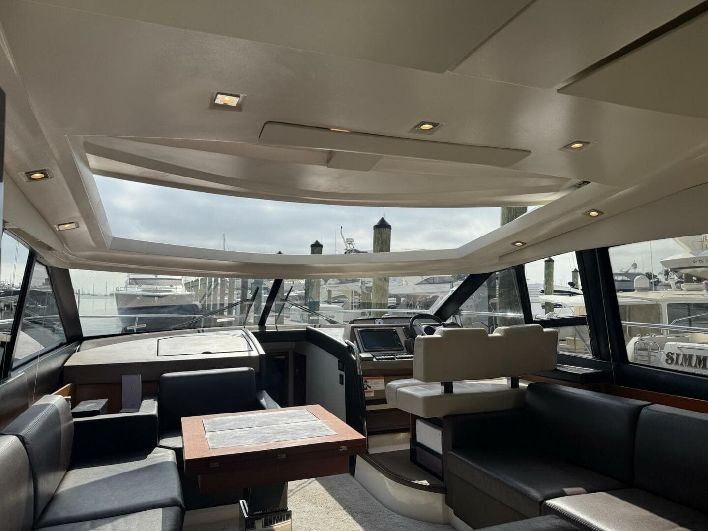 2017 Prestige 500S — photo 25