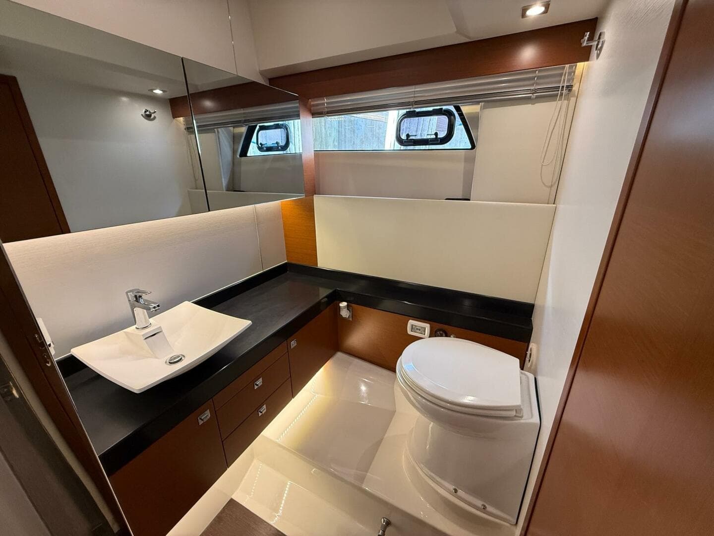 2017 Prestige 500S — photo 54