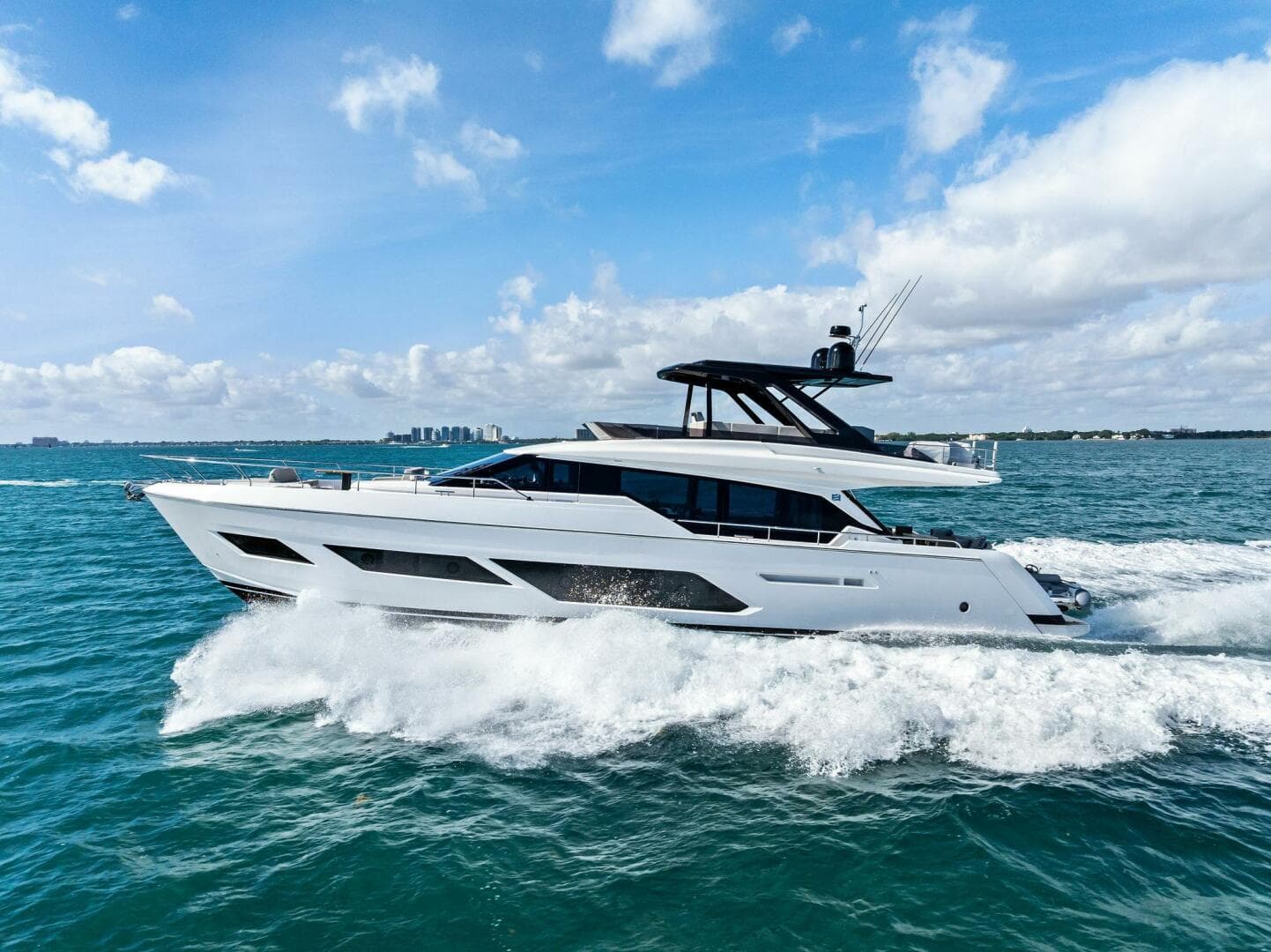 2024 Ferretti Yachts 720 — photo 2