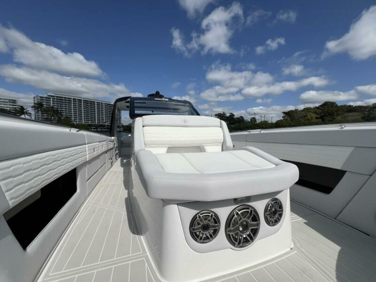 2025 Cigarette Nighthawk — photo 30