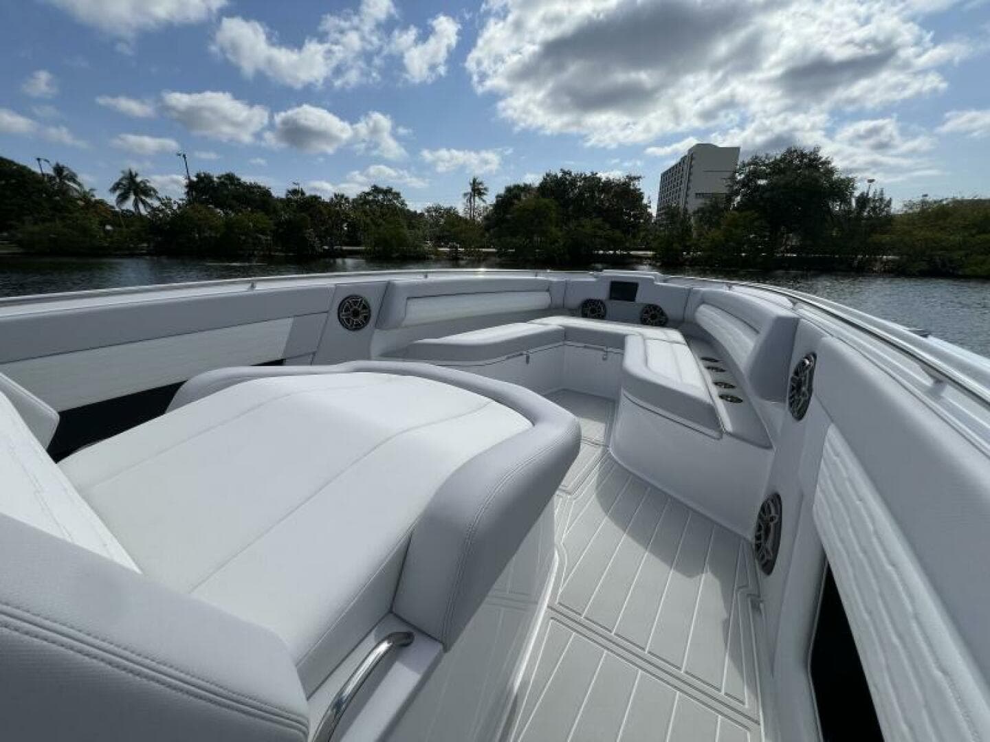 2025 Cigarette Nighthawk — photo 27