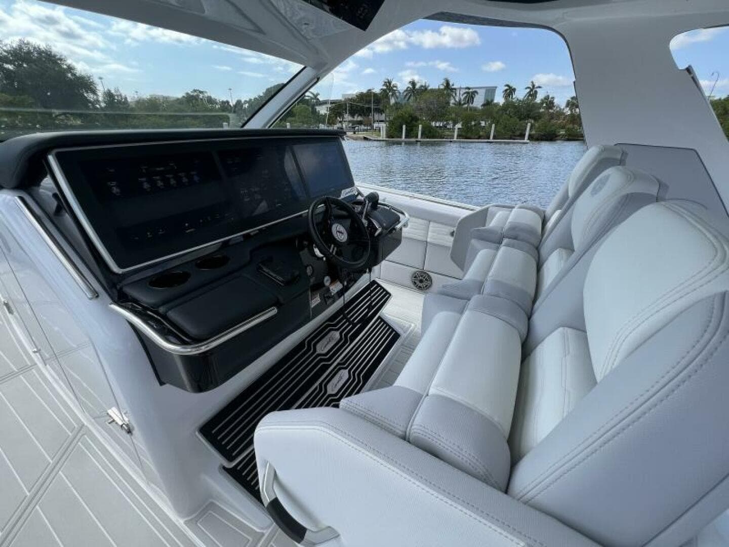 2025 Cigarette Nighthawk — photo 20