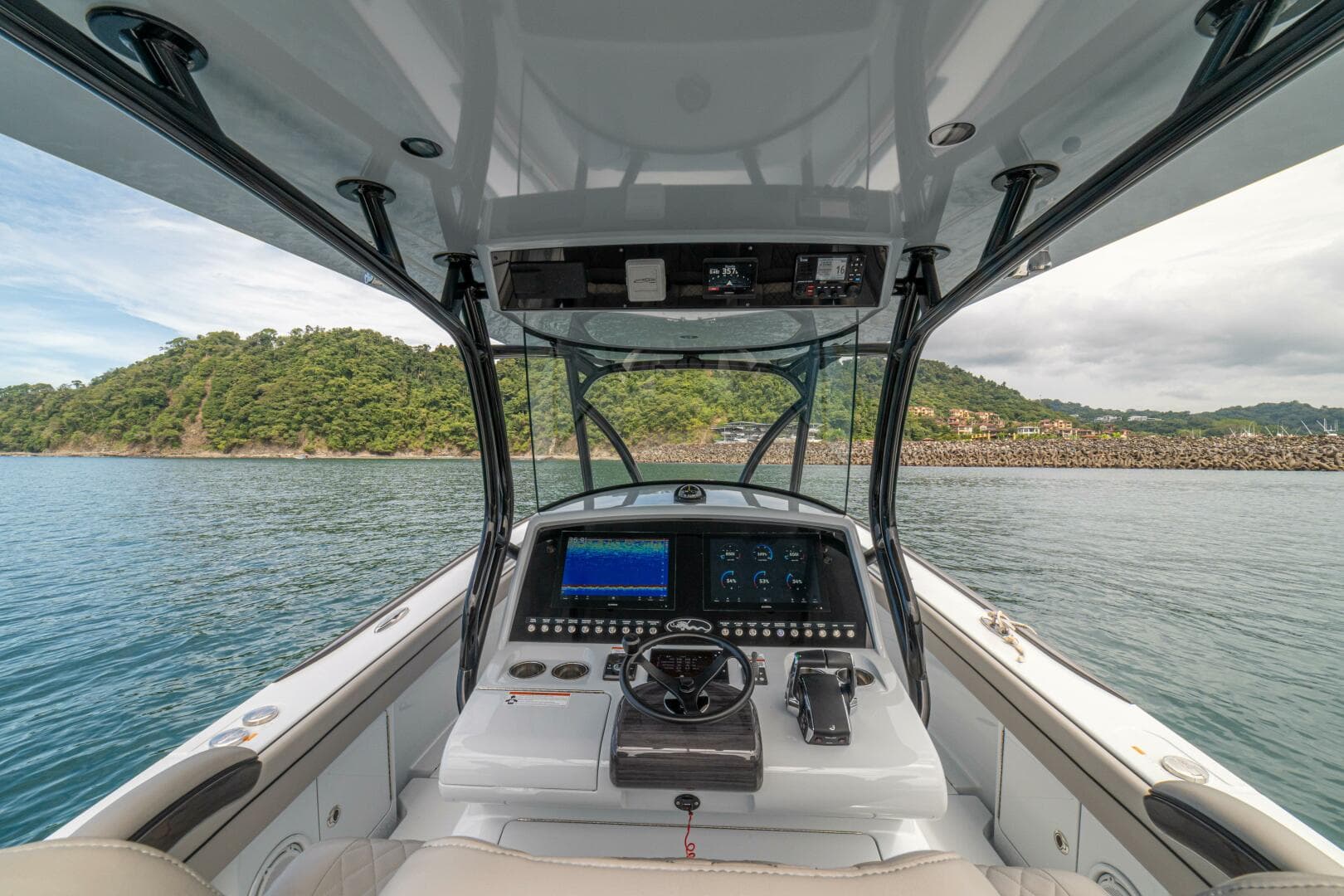 2024 Valhalla Boatworks V-33 — photo 15