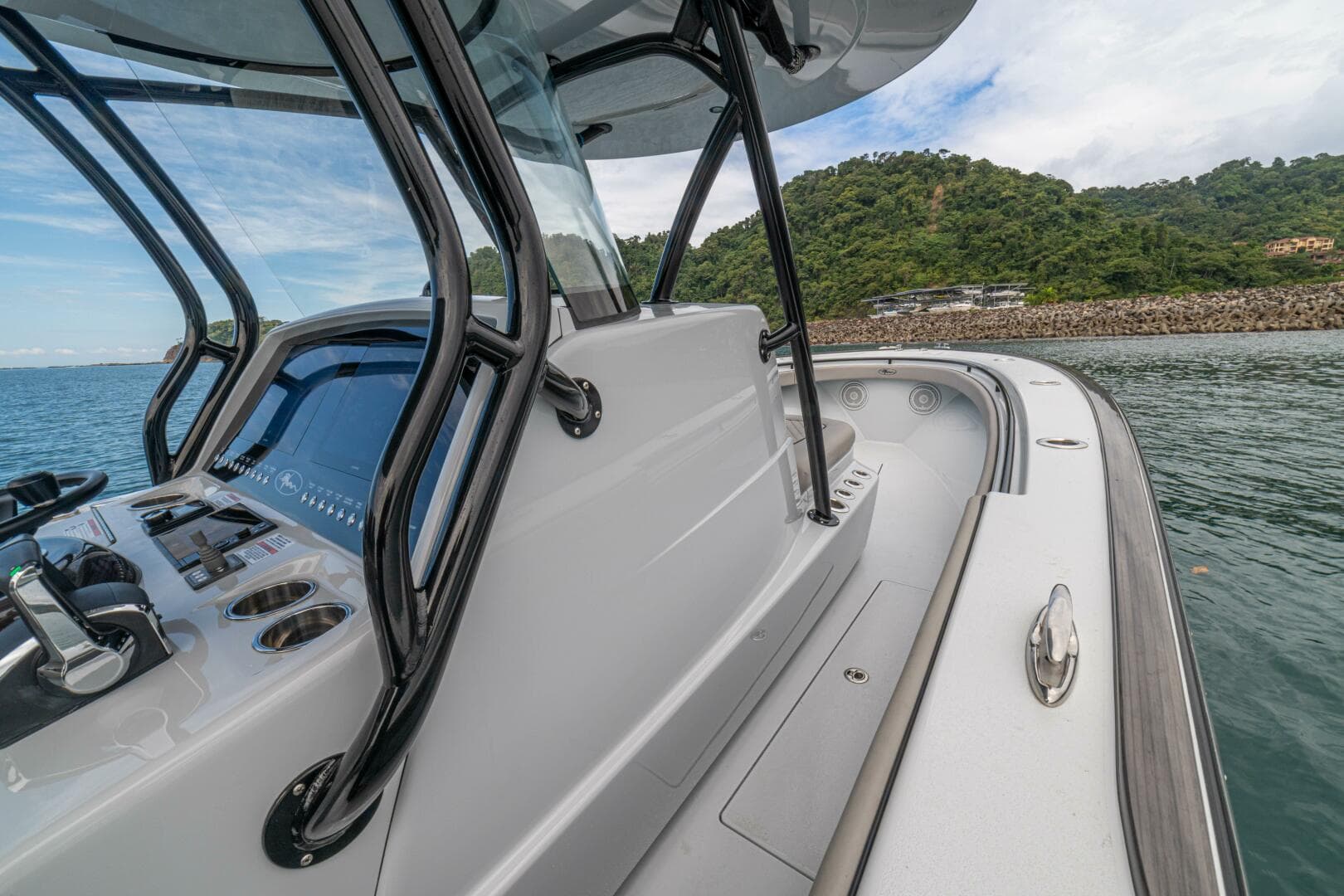 2024 Valhalla Boatworks V-33 — photo 27