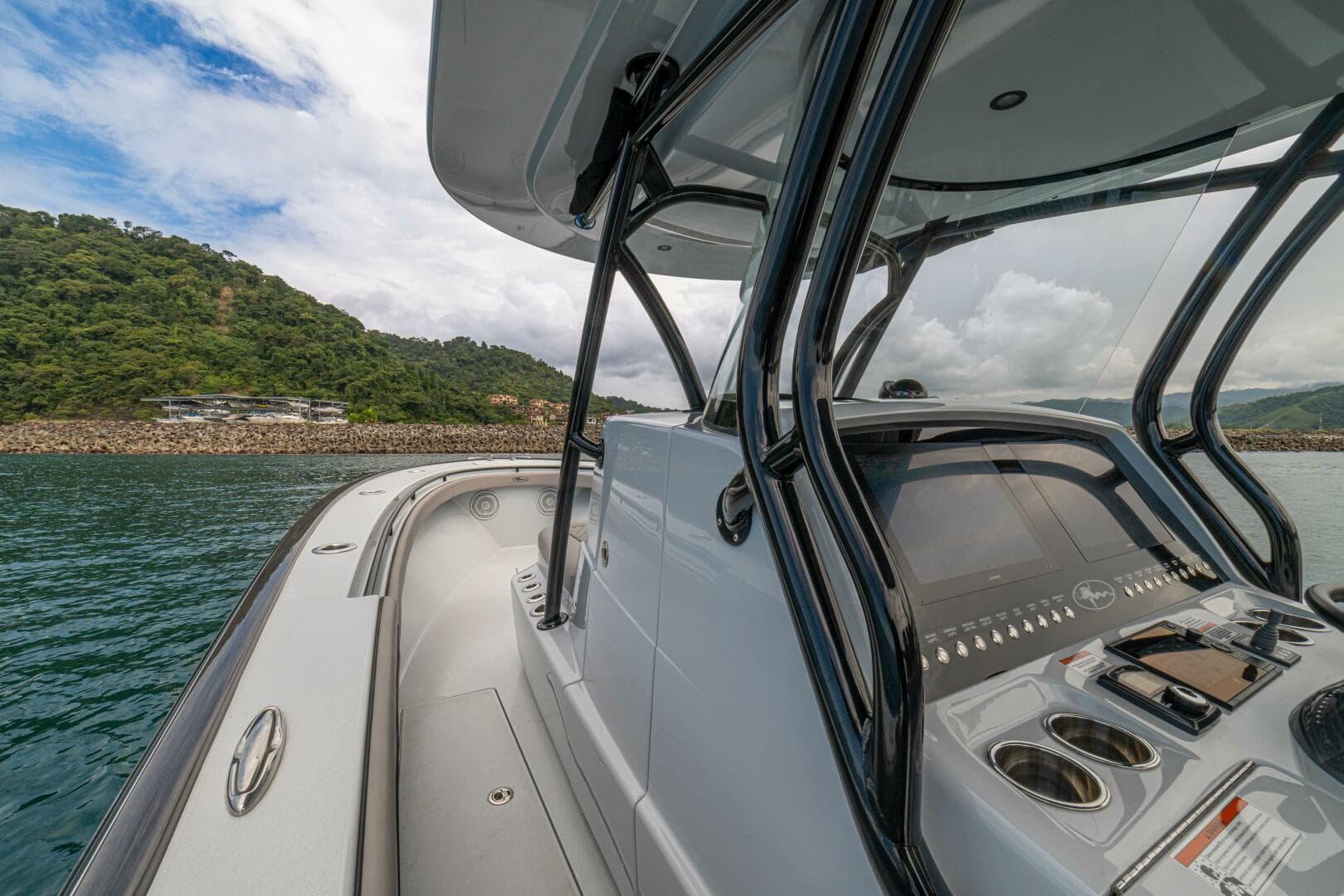 2024 Valhalla Boatworks V-33 — photo 26