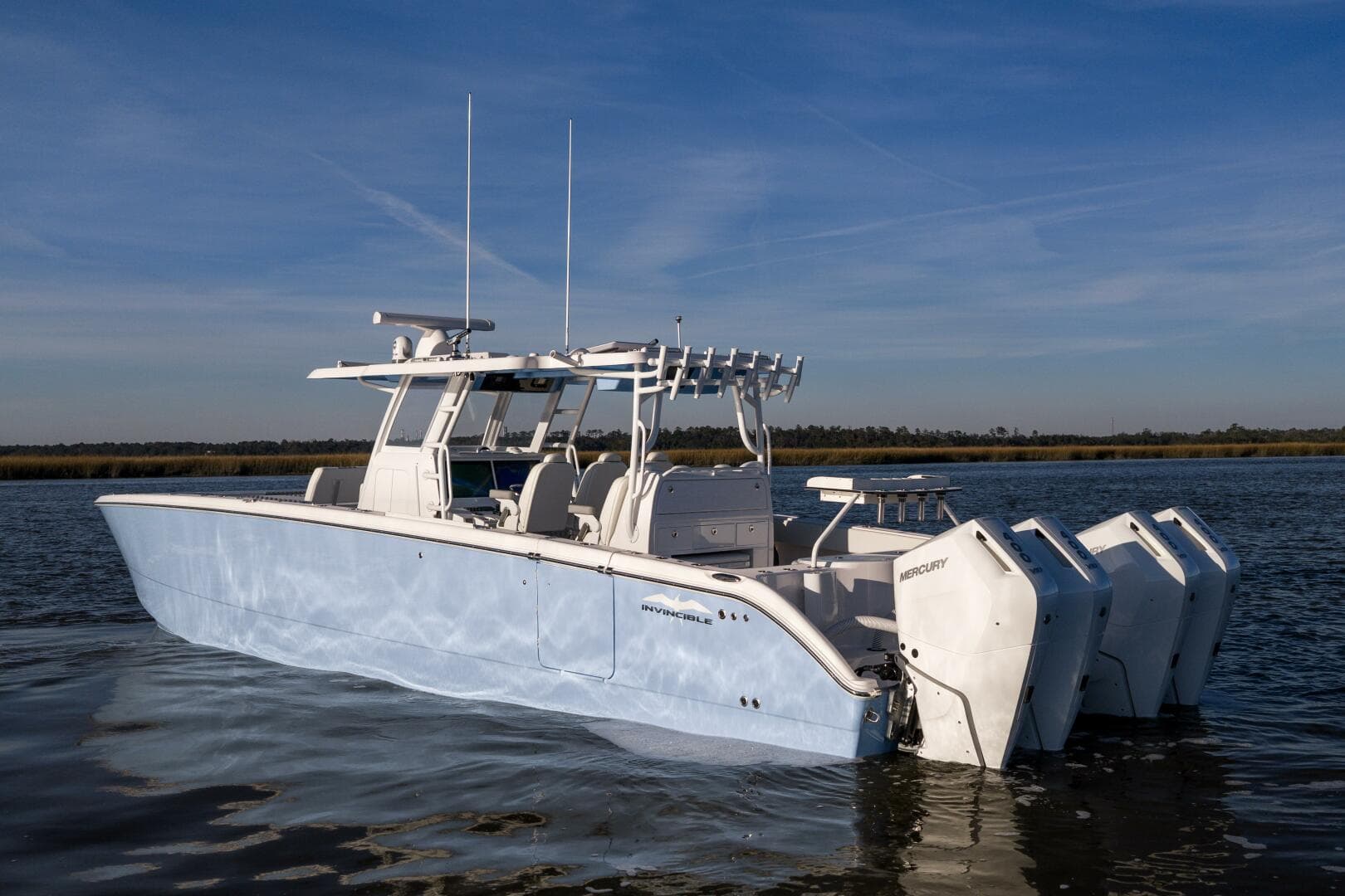 2024 Invincible 40 Cat — photo 3