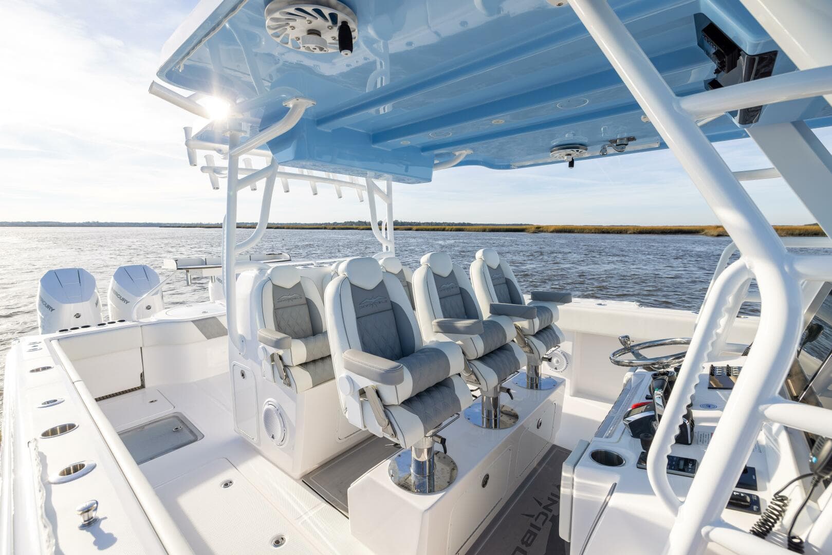 2024 Invincible 40 Cat — photo 44