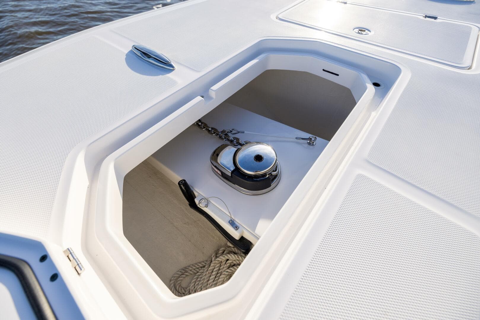 2024 Invincible 40 Cat — photo 65