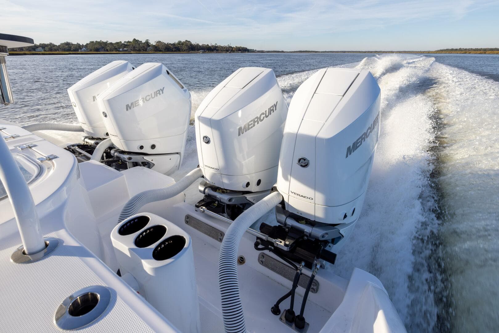 2024 Invincible 40 Cat — photo 20