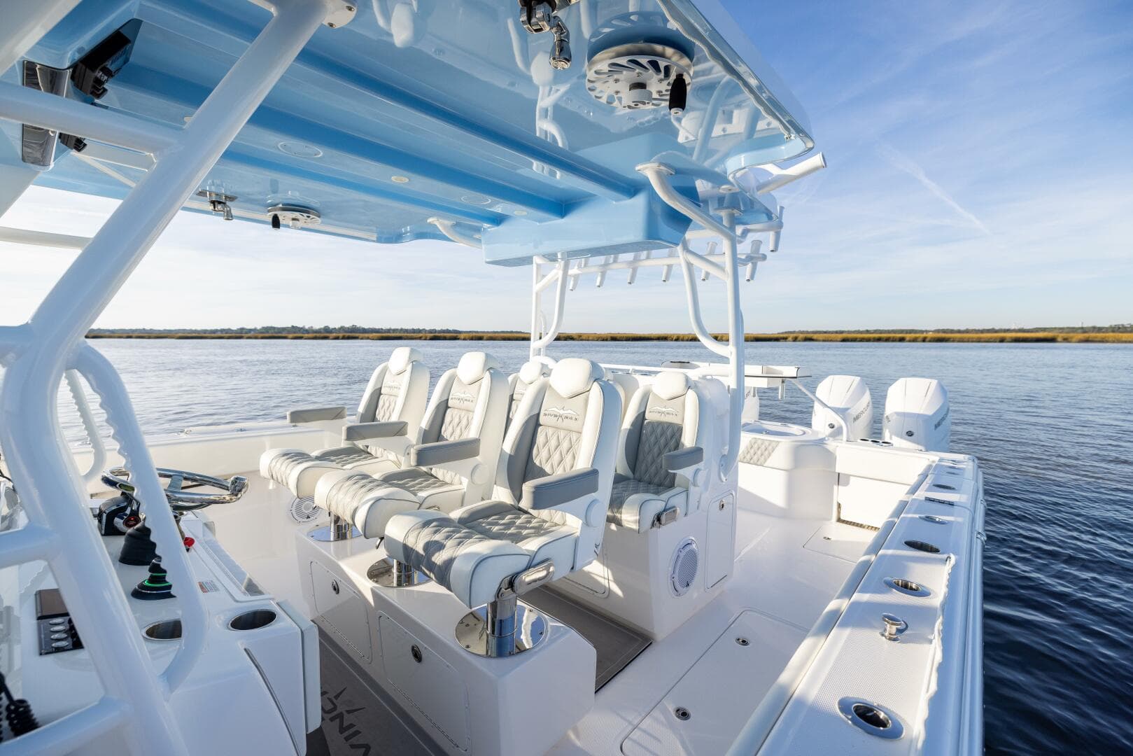 2024 Invincible 40 Cat — photo 42