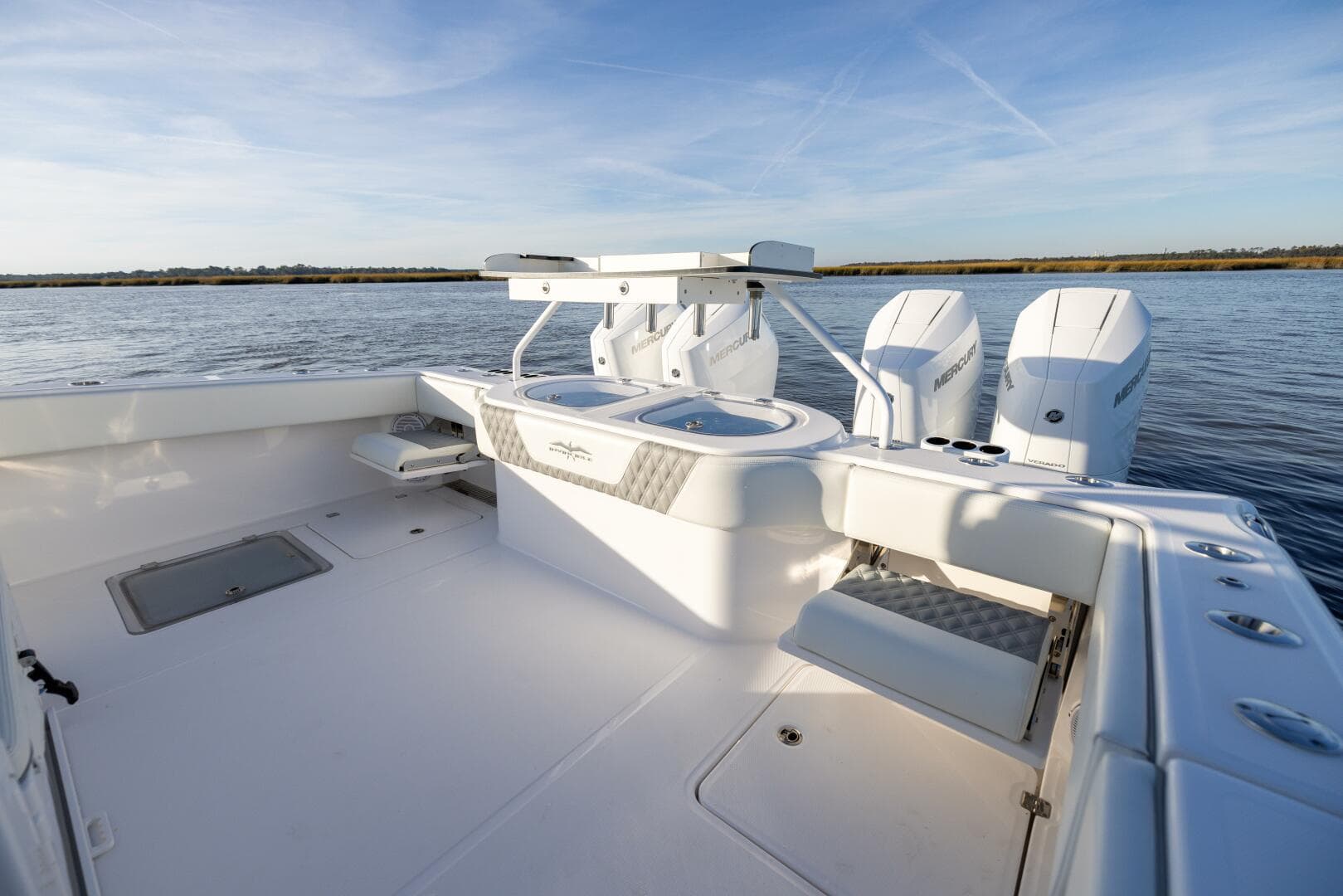 2024 Invincible 40 Cat — photo 22