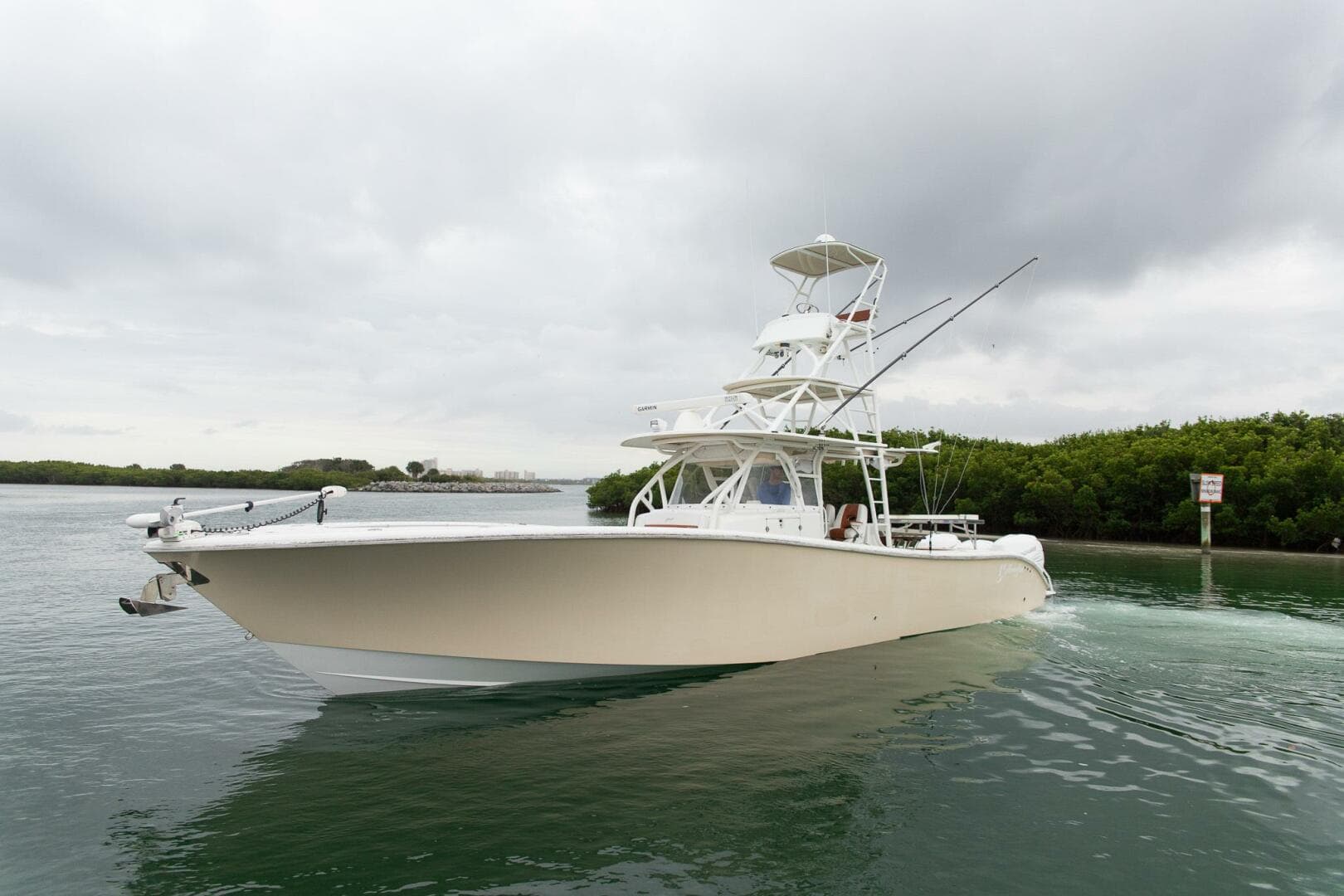 2015 Yellowfin 42 Offshore — photo 3