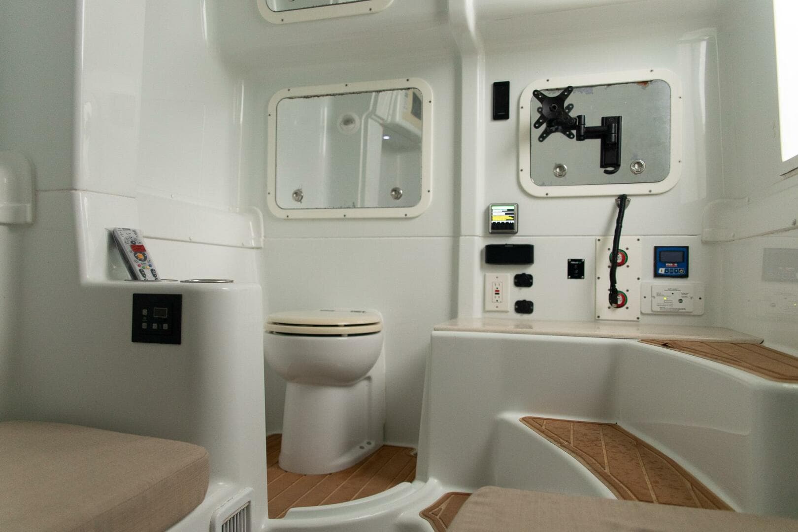 2015 Yellowfin 42 Offshore — photo 26