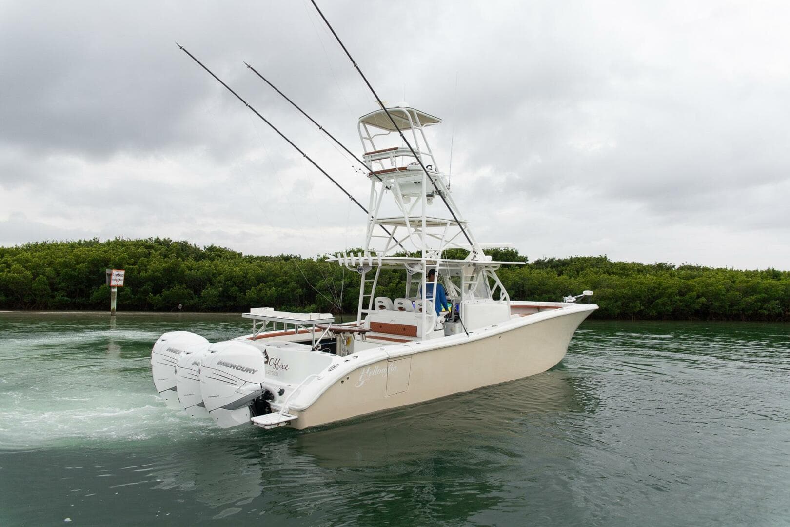 2015 Yellowfin 42 Offshore — photo 6