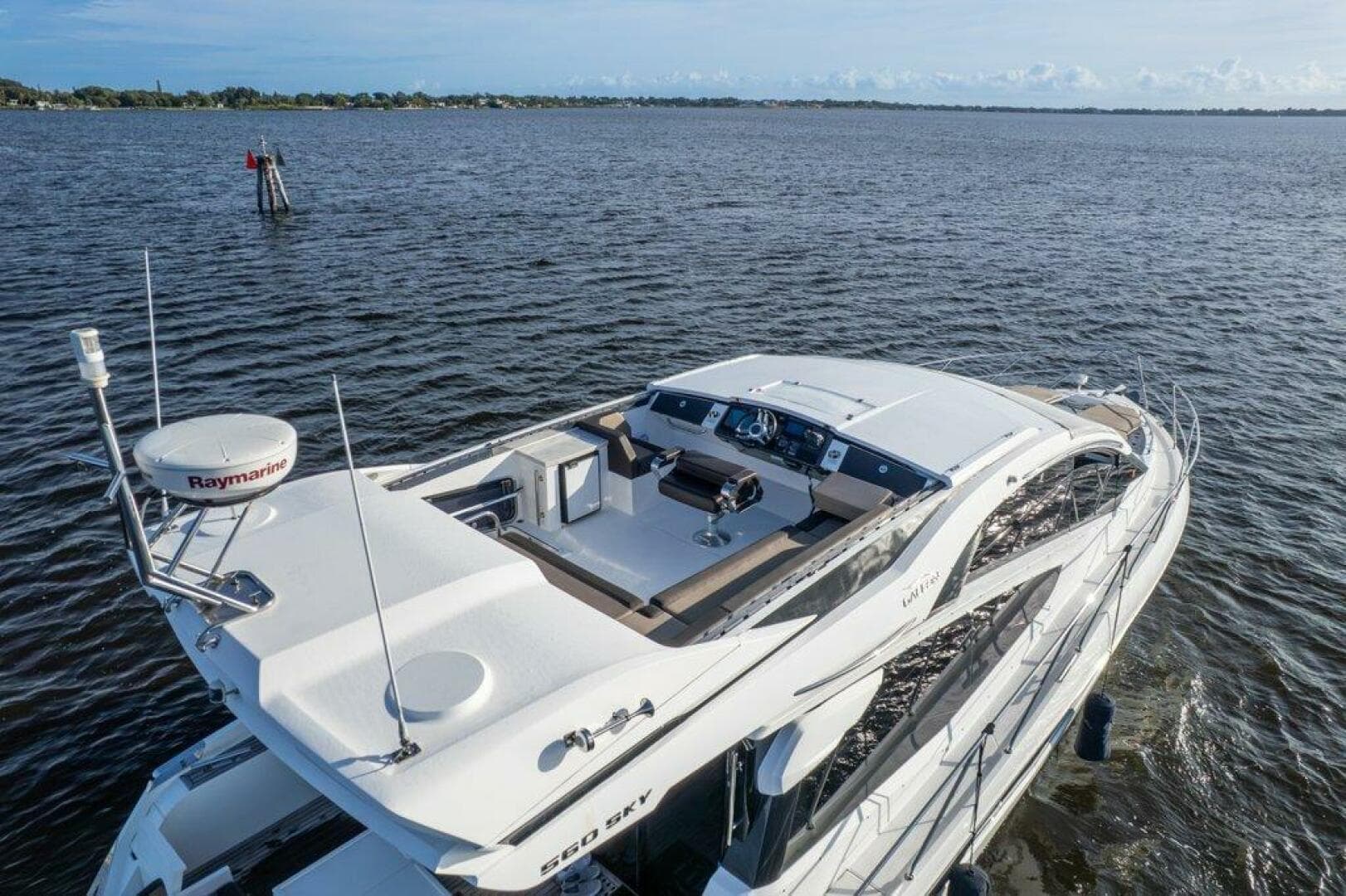 2017 Galeon 560 Sky — photo 6
