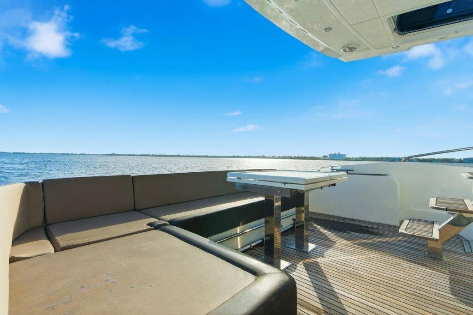 2017 Galeon 560 Sky — photo 13