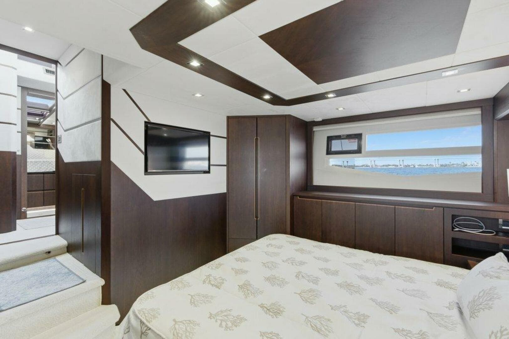 2017 Galeon 560 Sky — photo 27