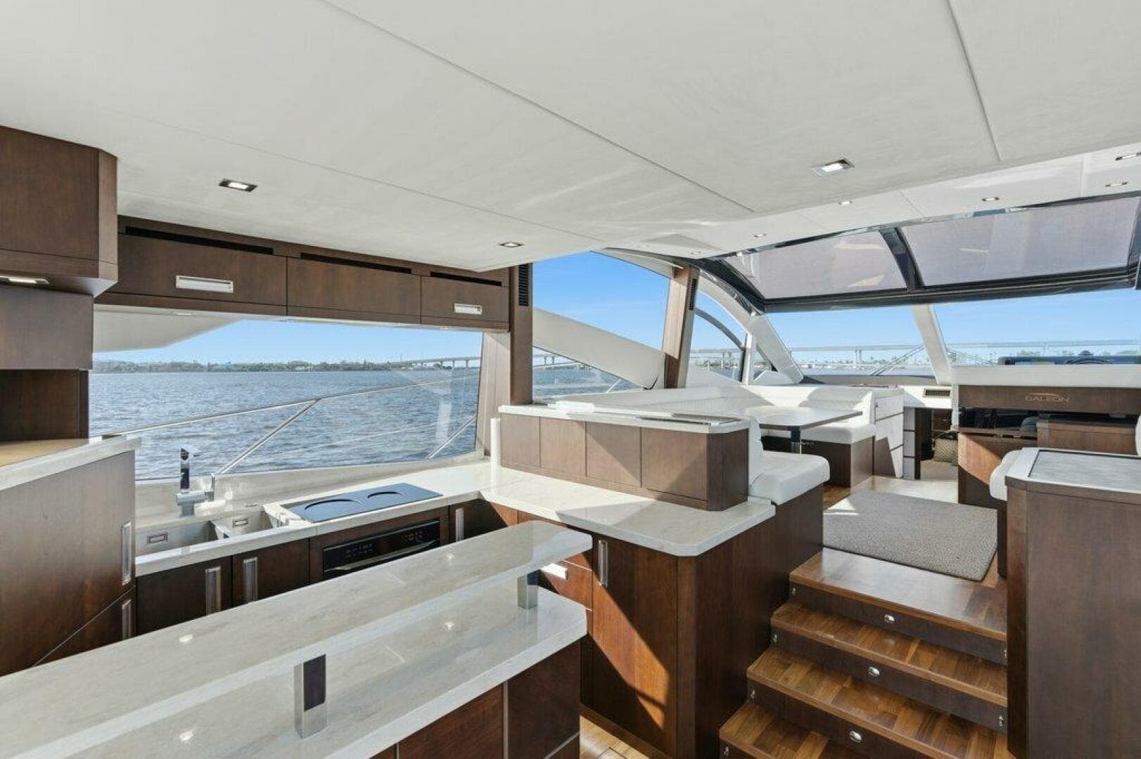 2017 Galeon 560 Sky — photo 15