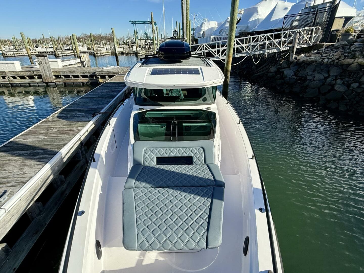 2023 Axopar 37 Cross Cabin — photo 13