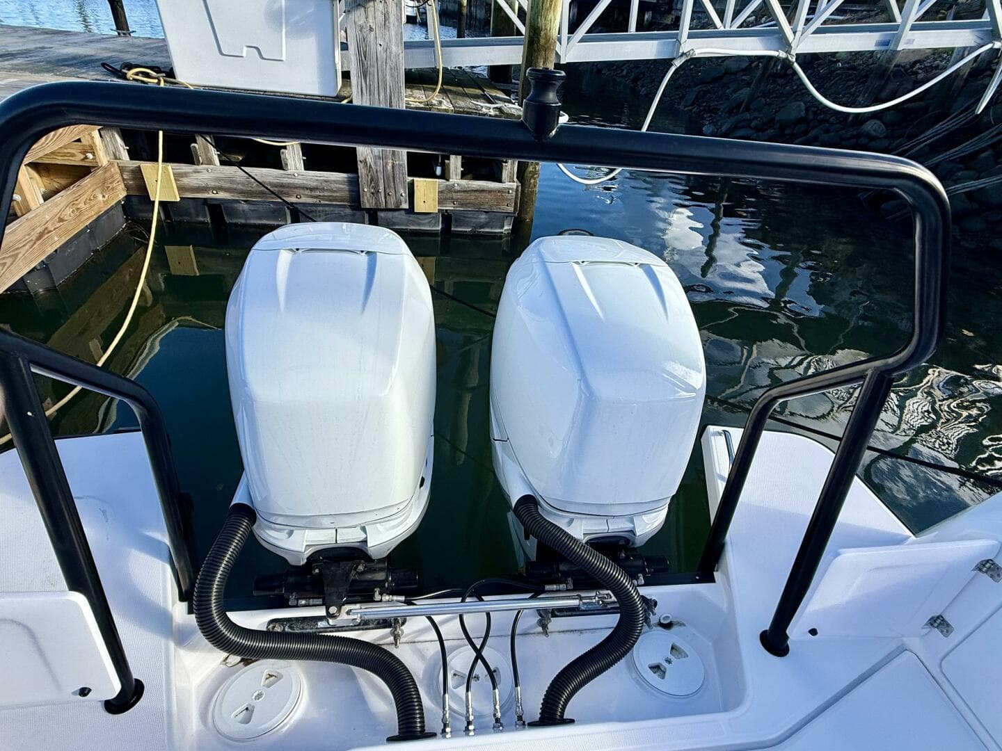 2023 Axopar 37 Cross Cabin — photo 24