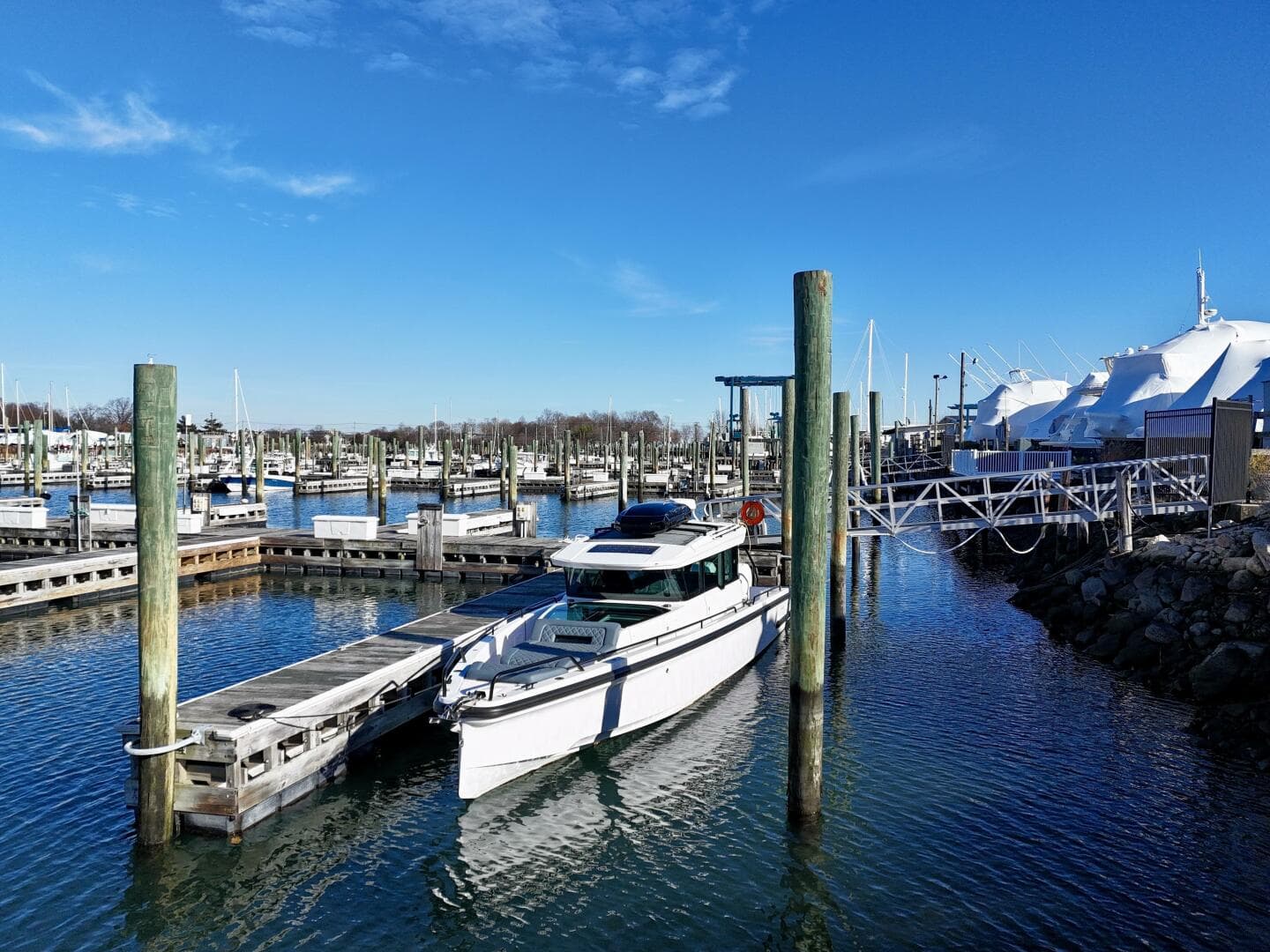 2023 Axopar 37 Cross Cabin