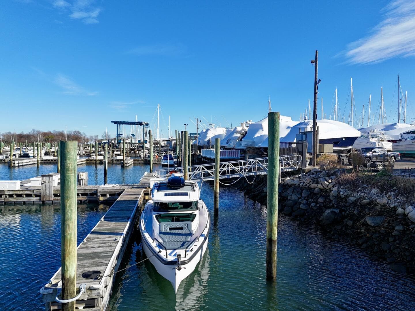 2023 Axopar 37 Cross Cabin — photo 5