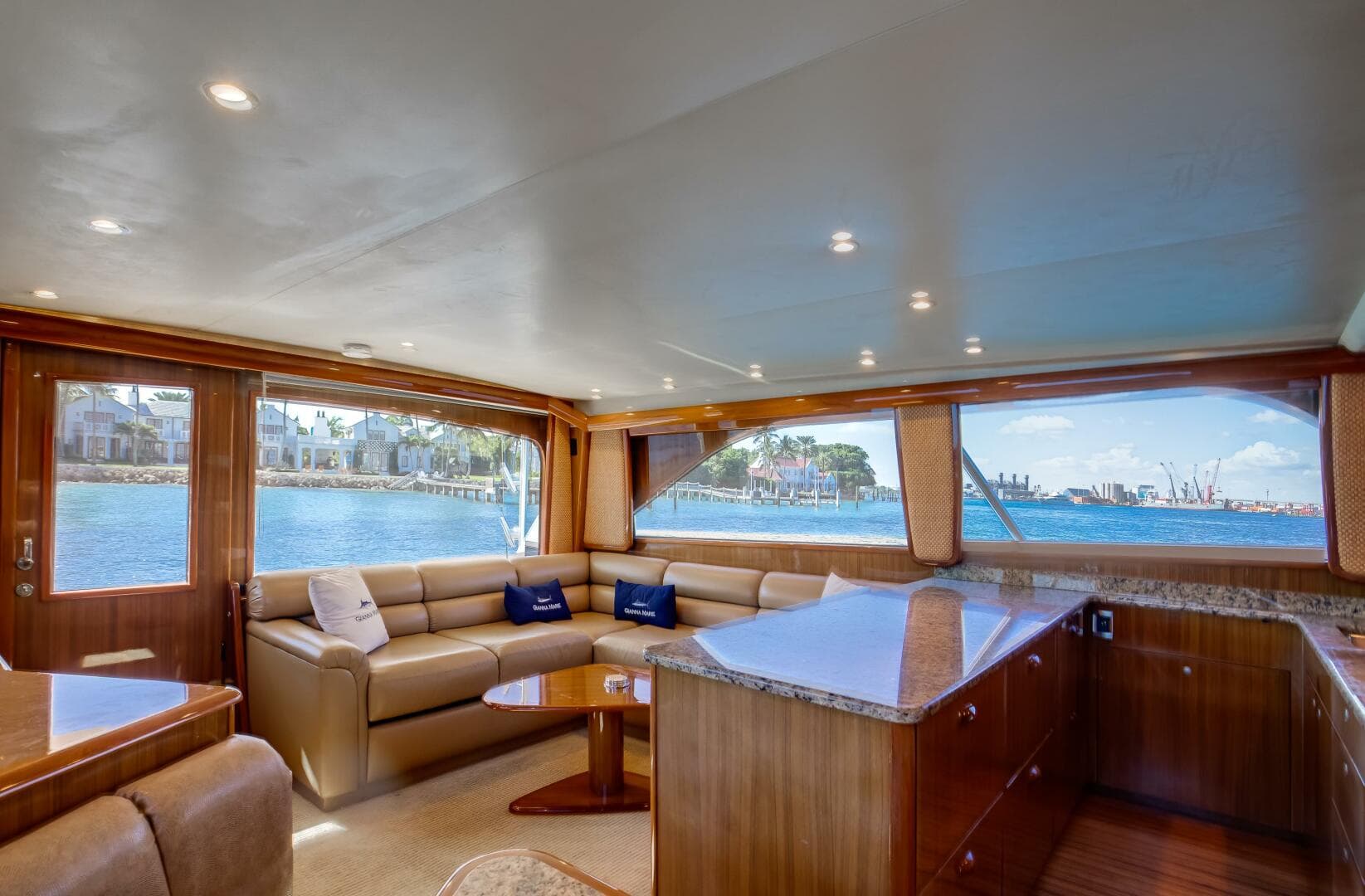 2007 Viking 56 Convertible — photo 3