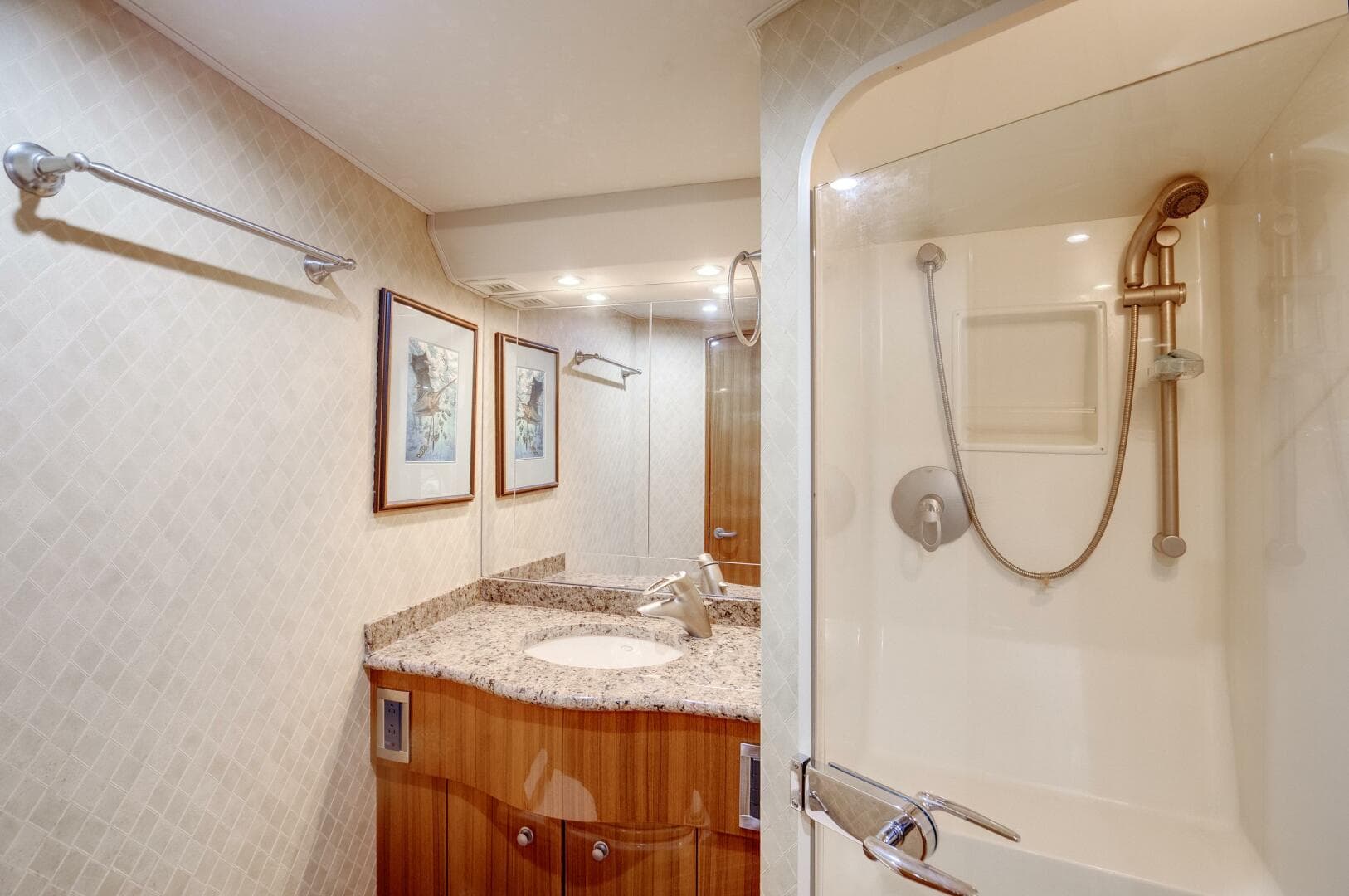 2007 Viking 56 Convertible — photo 11