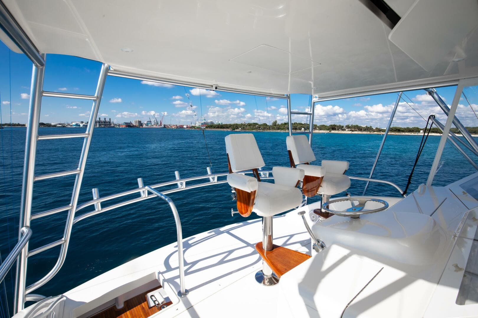 2007 Viking 56 Convertible — photo 12