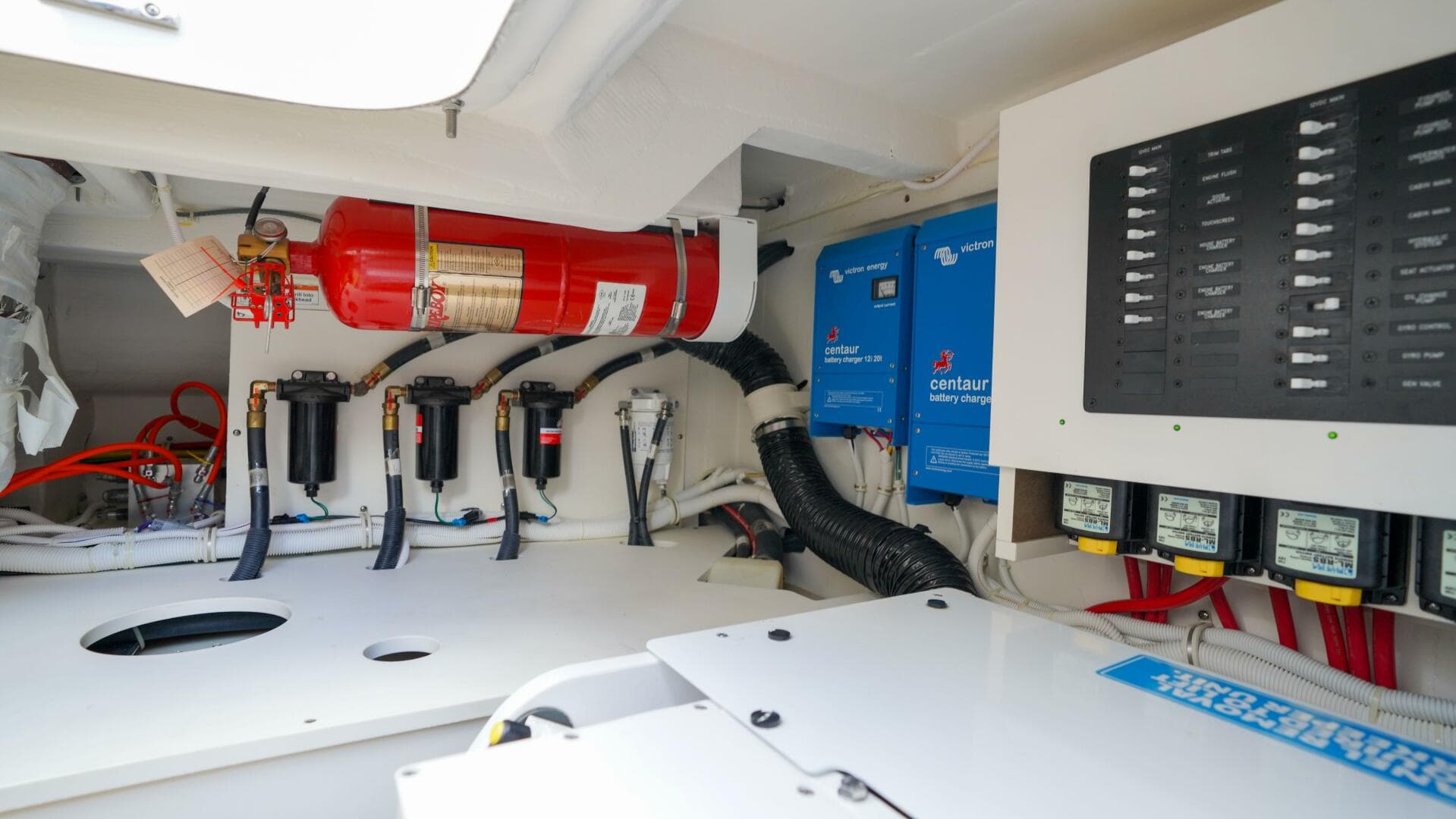 2024 Tiara Yachts 48 LS — photo 46