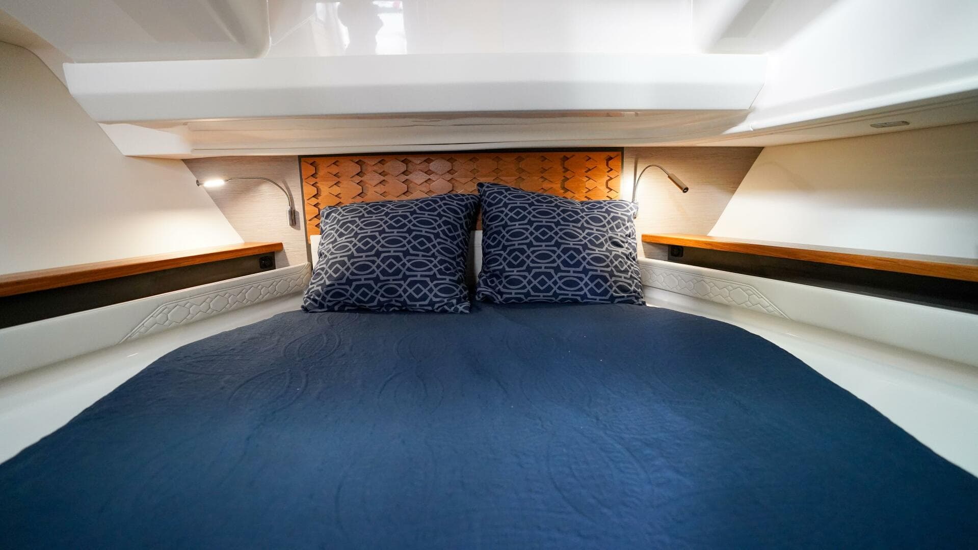 2024 Tiara Yachts 48 LS — photo 35