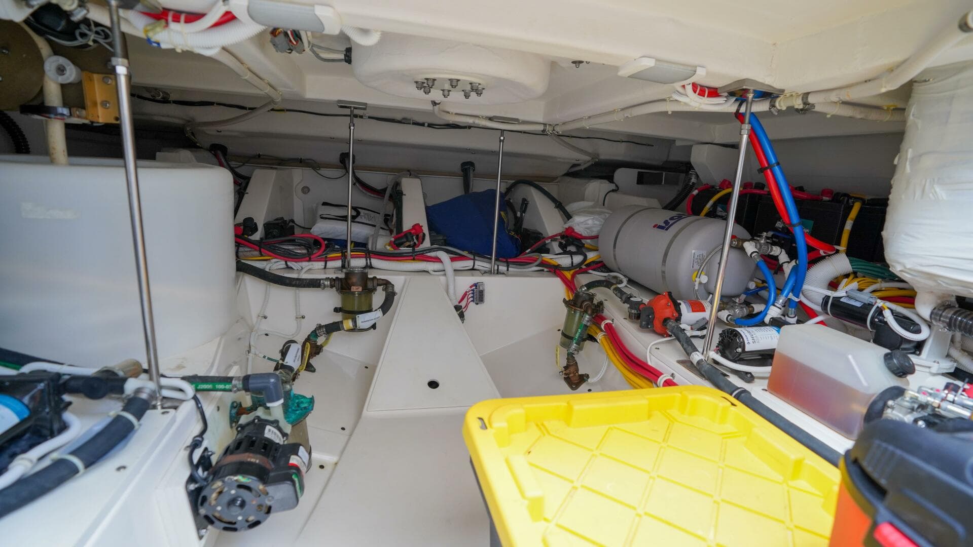 2024 Tiara Yachts 48 LS — photo 42