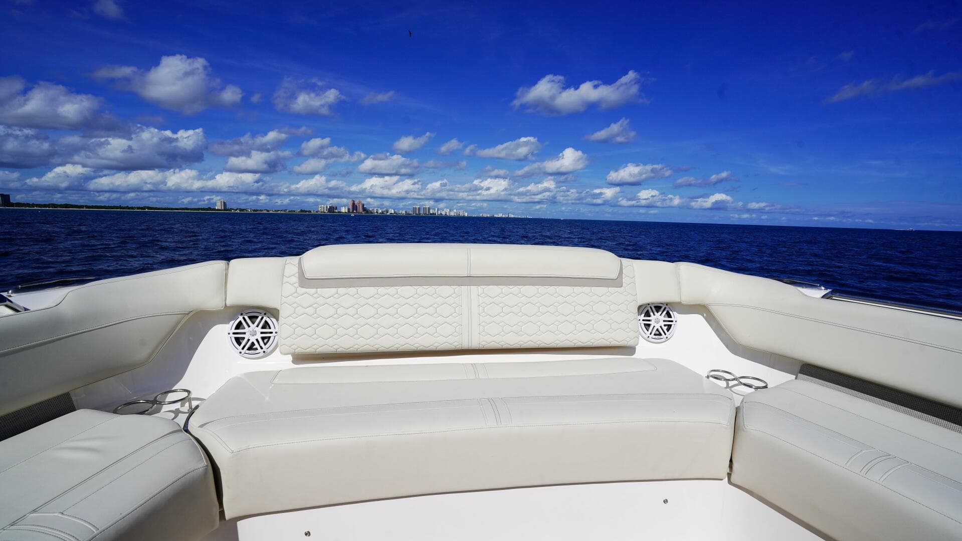 2024 Tiara Yachts 48 LS — photo 20