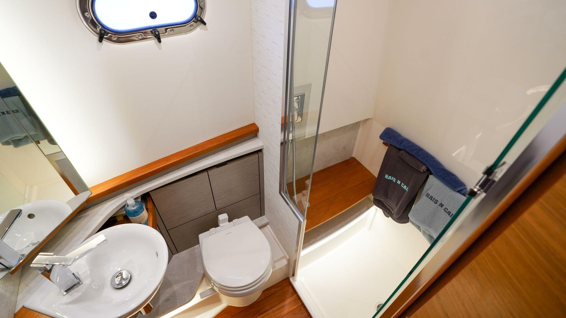 2024 Tiara Yachts 48 LS — photo 38