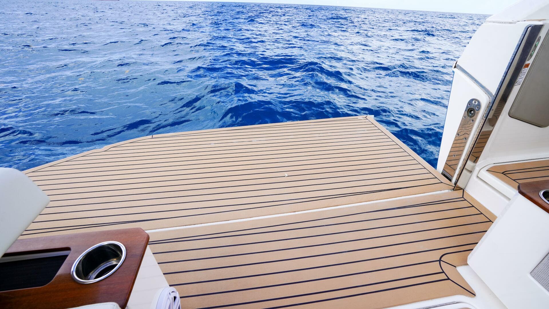 2024 Tiara Yachts 48 LS — photo 15