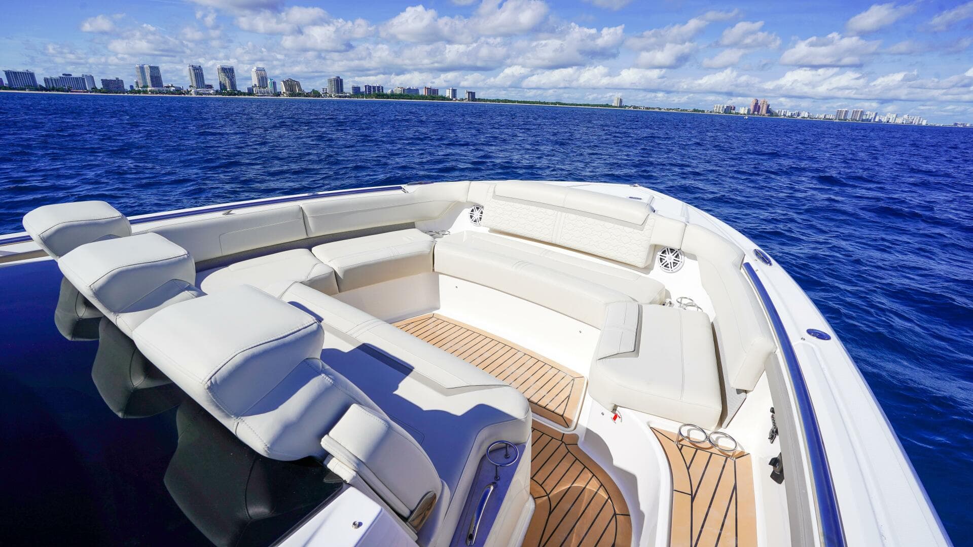 2024 Tiara Yachts 48 LS — photo 21