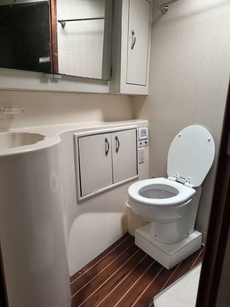 1990 Ocean Yachts — photo 14