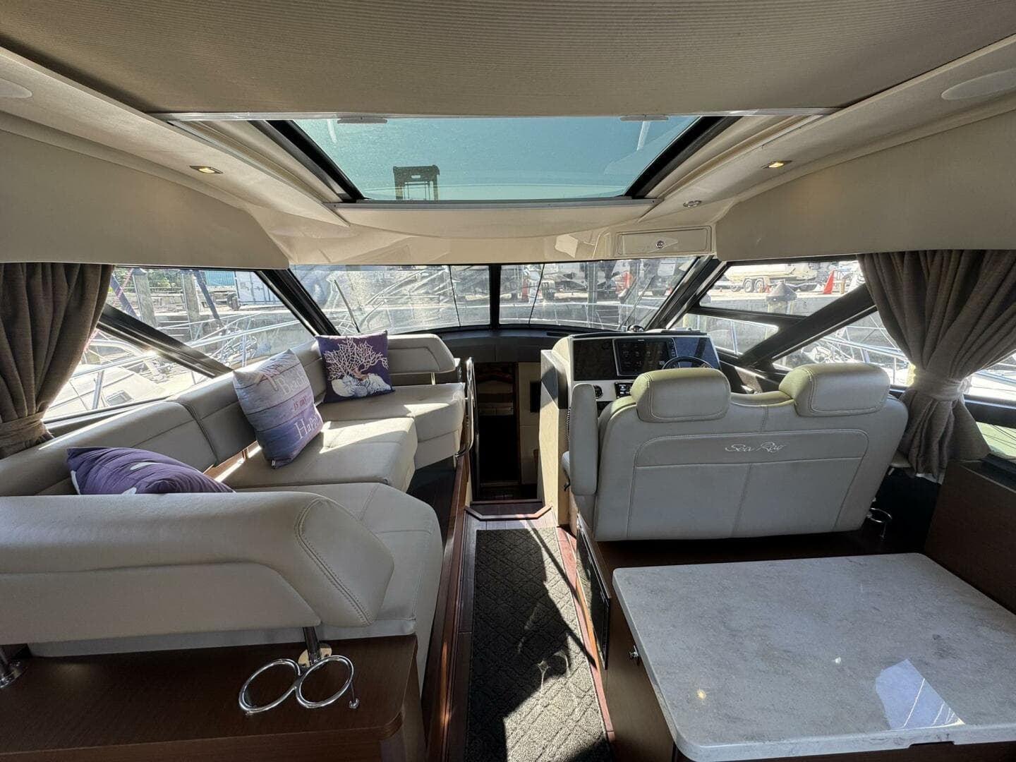 2016 Sea Ray 470 Sundancer — photo 10