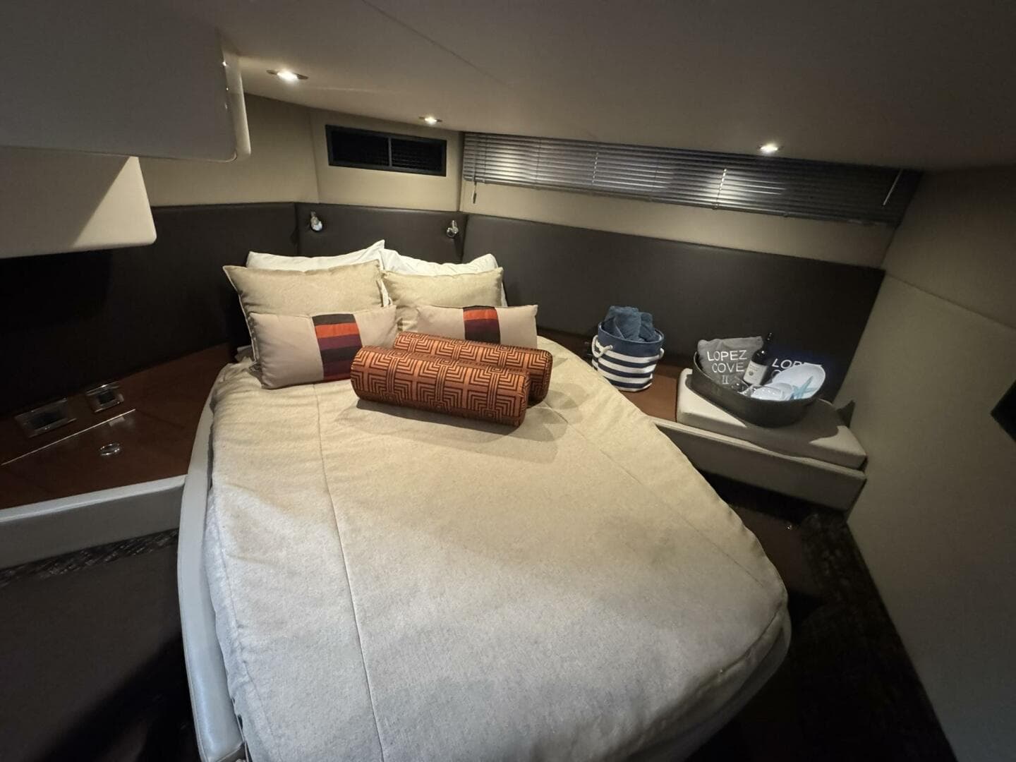 2016 Sea Ray 470 Sundancer — photo 17