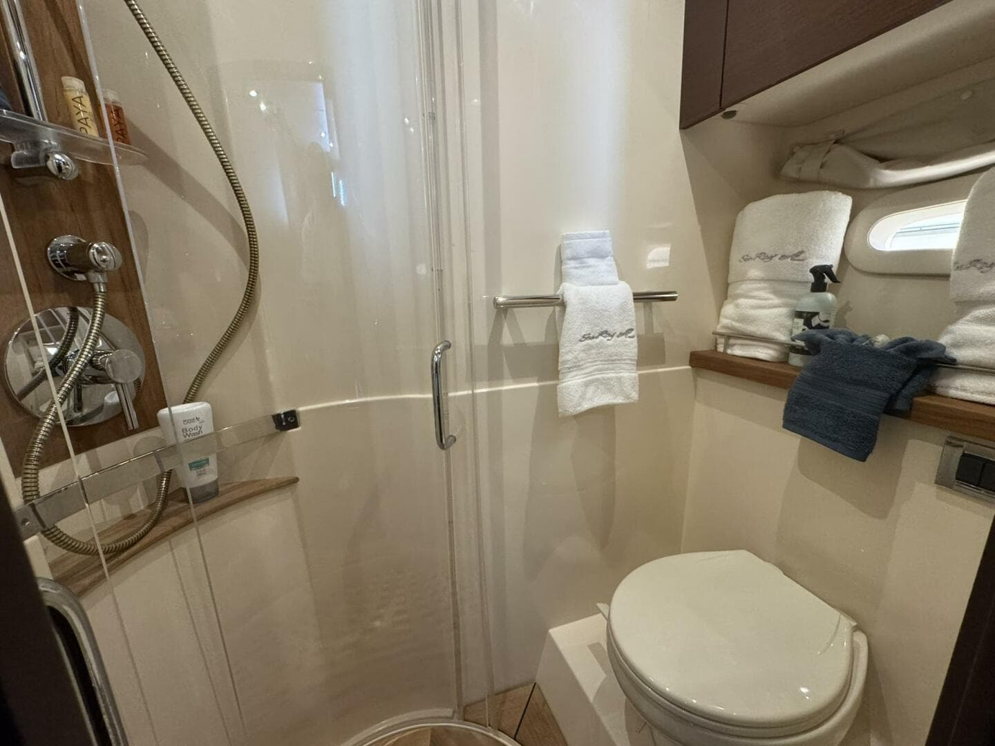 2016 Sea Ray 470 Sundancer — photo 18