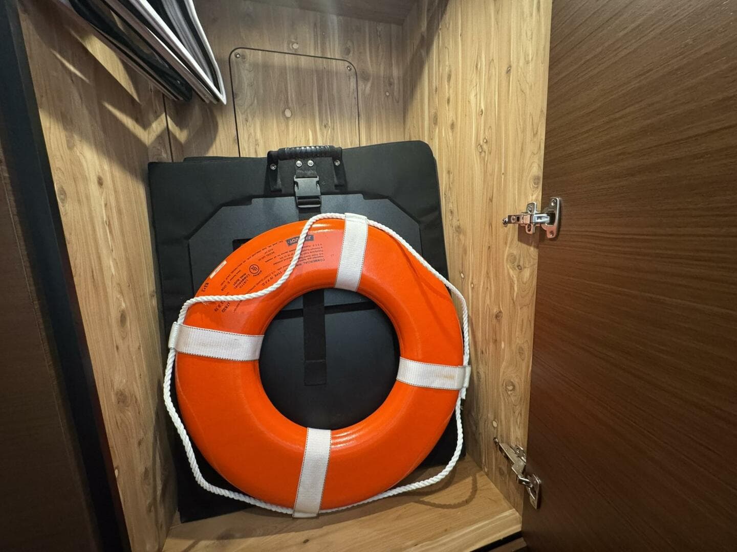 2016 Sea Ray 470 Sundancer — photo 21